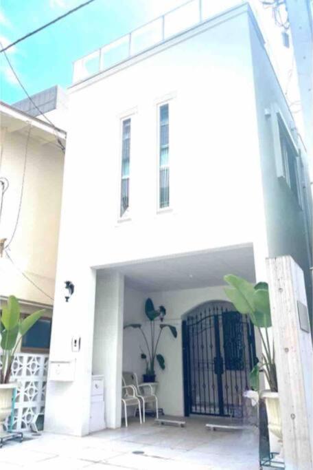 Small Villa Tokyo 渋谷まで2駅10分 青山一丁目駅徒歩3分一軒家ペット歓迎お子様歓迎駐車場あり6人までok Buitenkant foto